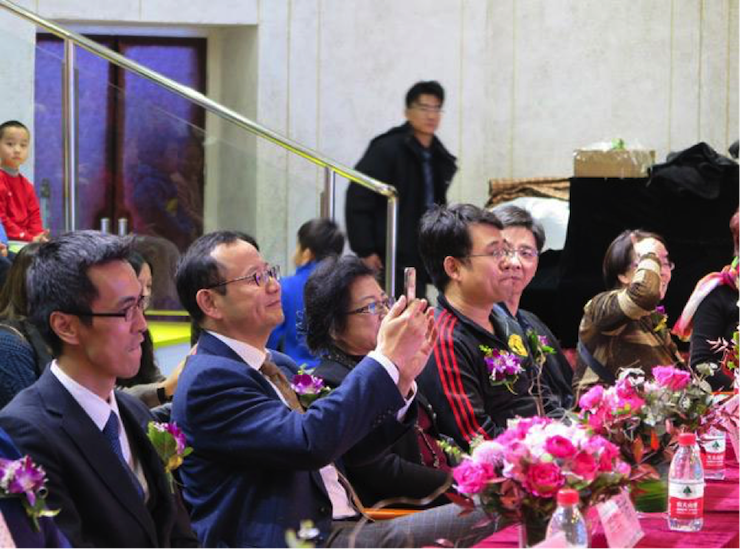 音乐之声暖寒冬 凯发一触即发乐器捐赠爱心行动走进中国儿童中心艺术宫