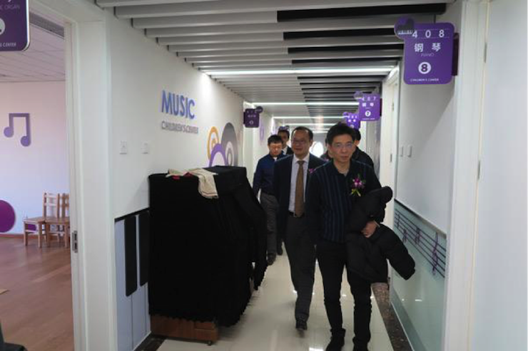 音乐之声暖寒冬 凯发一触即发乐器捐赠爱心行动走进中国儿童中心艺术宫