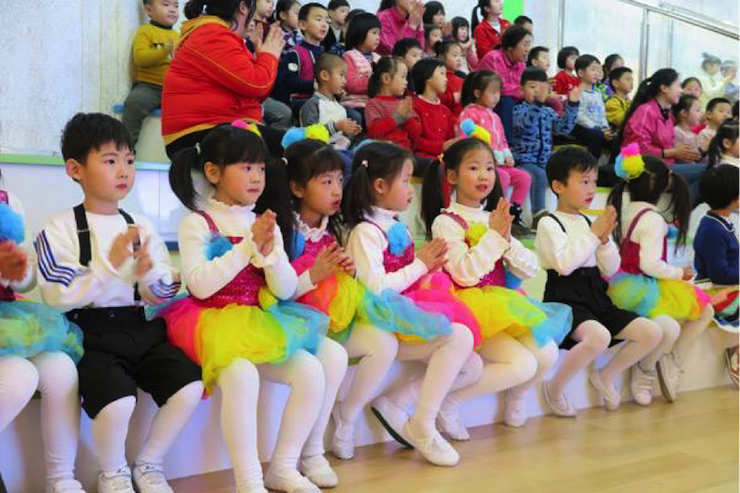 音乐之声暖寒冬 凯发一触即发乐器捐赠爱心行动走进中国儿童中心艺术宫