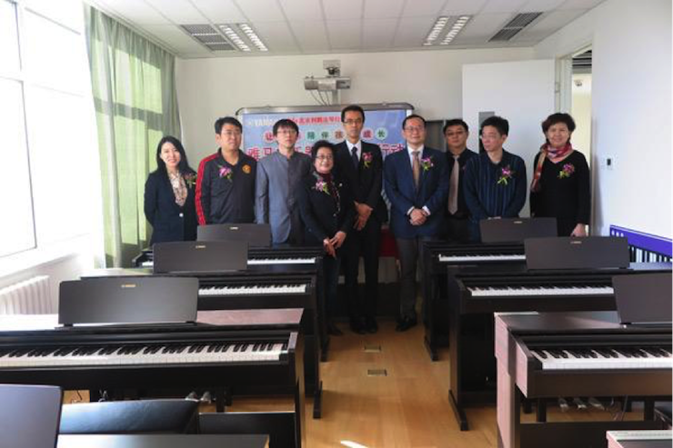 音乐之声暖寒冬 凯发一触即发乐器捐赠爱心行动走进中国儿童中心艺术宫