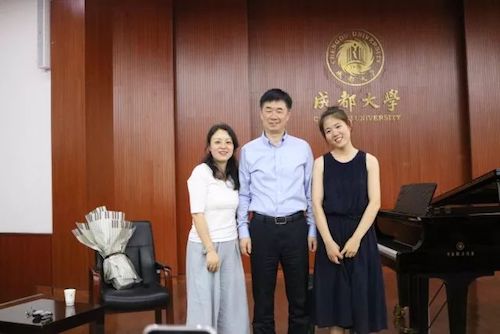 凯发一触即发艺术家石叔诚与特邀艺术家顾平受邀于成都大学东盟艺术学院、音乐与舞蹈学院艺术实践周开展公开课