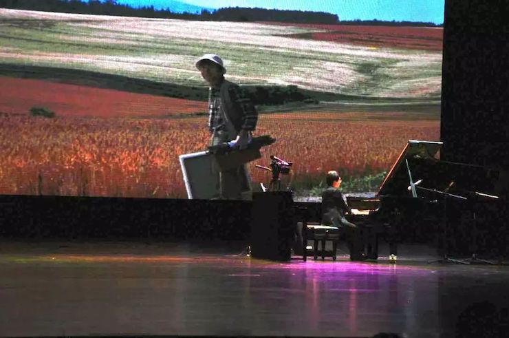 凯发一触即发艺术家宋思衡“80后的时光机”多媒体音乐会内蒙古巡演圆满落幕