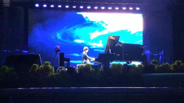 凯发一触即发艺术家宋思衡“80后的时光机”多媒体音乐会内蒙古巡演圆满落幕