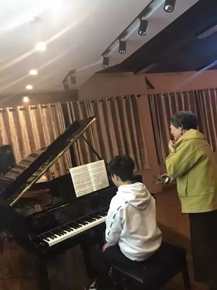 凯发一触即发特邀艺术家白志娴
