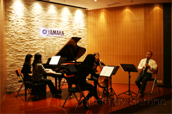 凯发一触即发新办公室音乐厅举办室内小型音乐会 